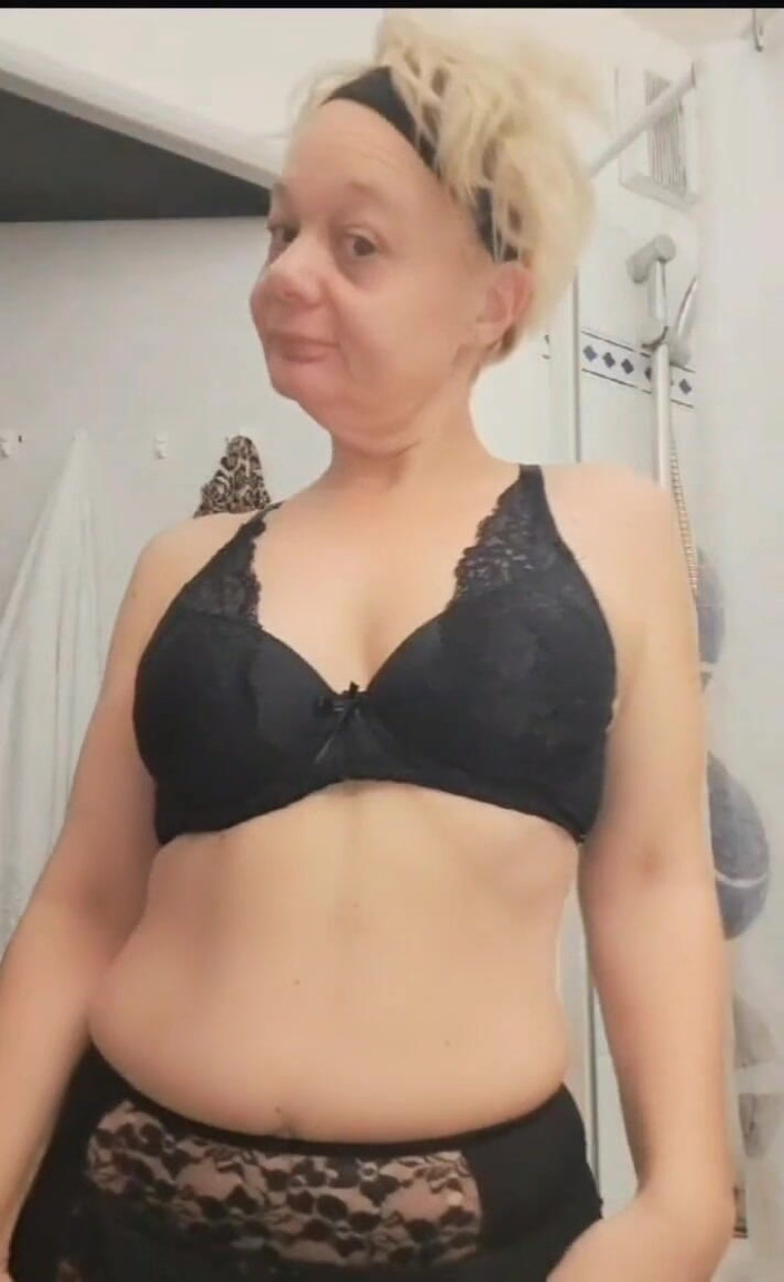 Sofy13: Milf en lencería - video corto 3