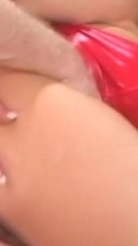 Sexy blondýnka miluje anální šukání a robertek