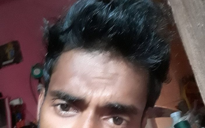 Hot Sanu: Ragazzo desi fa la doccia