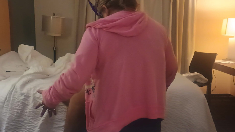 Alexa breeze: Scopando il culo di mio marito