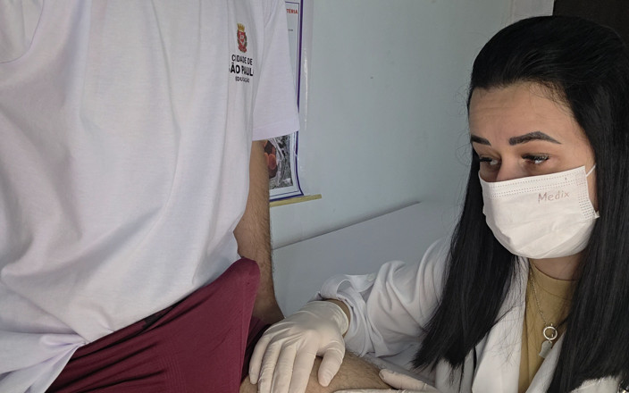 Kasallpimenta: Universitate De Urgență: Asistenta Examinează Student Cu Erectie Persistentă