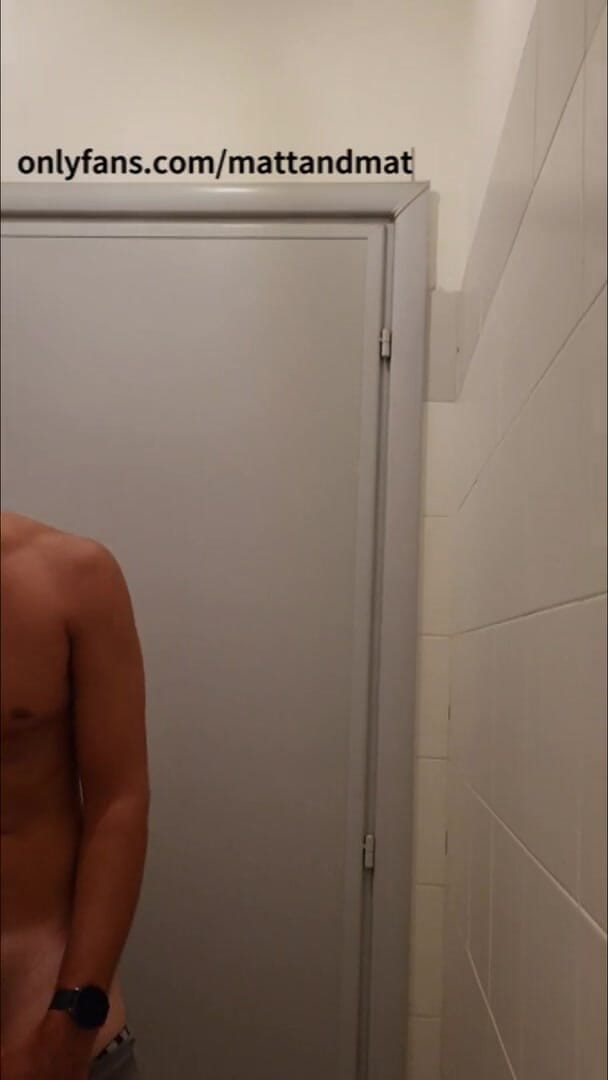 Matt_AP: Jerking off at work