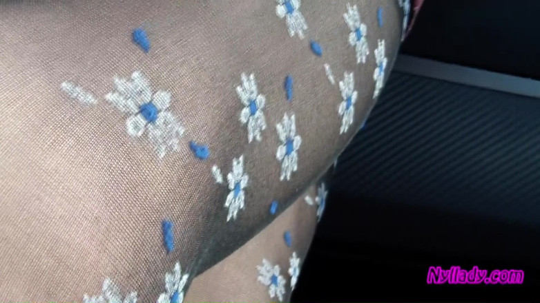 Nyllady: V autě si hraje s mým manželem