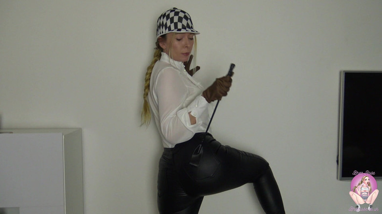 Brea Rose: Călărește-mi fundul de jocheu