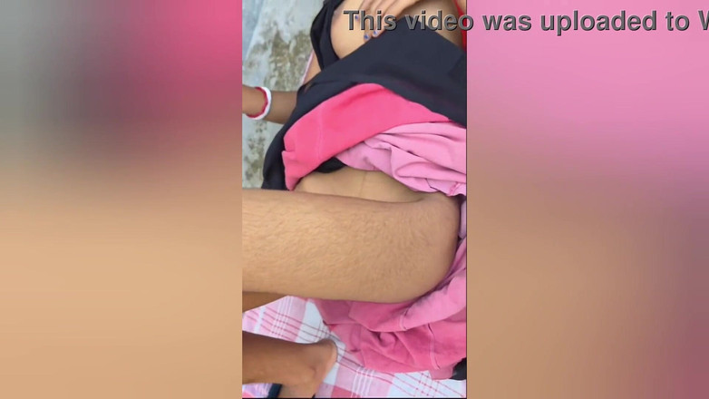 Rajiya: Rajiya, vraie fille, baise avec son copain aux petits seins