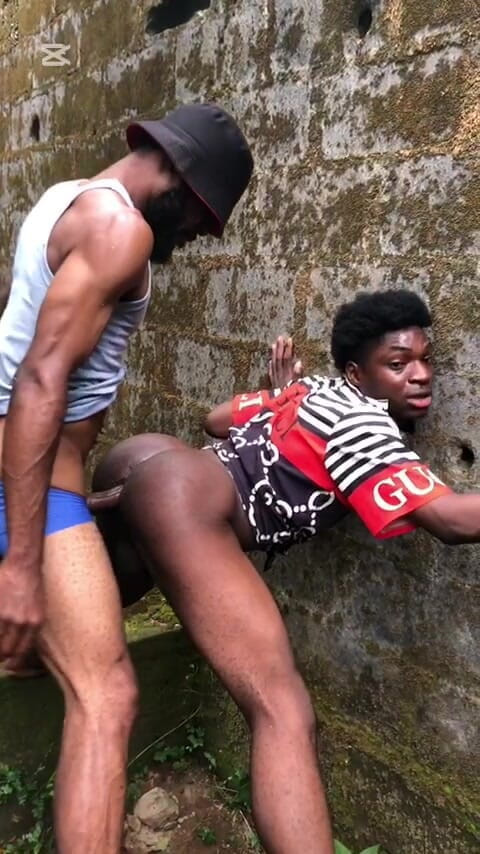 The bigboss: Vezmi mě dolů do lesa, naplň moji bothole mrdkou