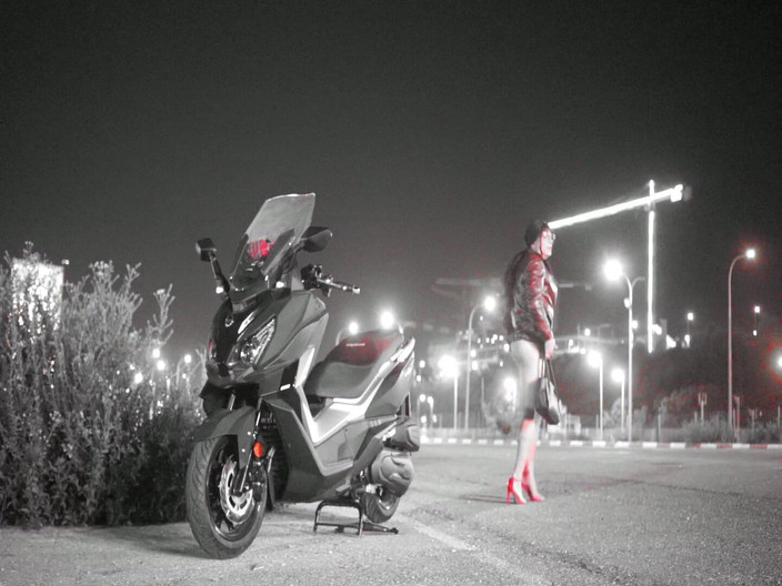 Voyager: Perfektní krátká sukně