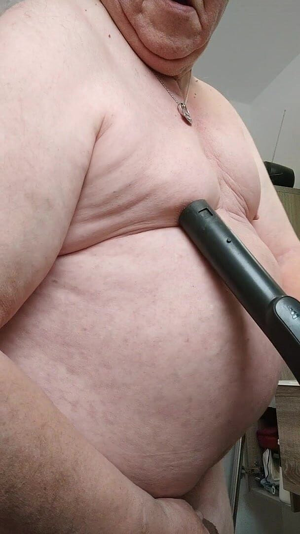 Karlchengeil: Karlchengeil в ванной 2