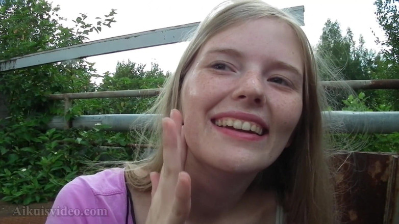 FinAdult Videos: Тінка трахається в покинутому місці