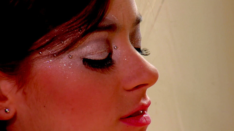 I kissed a girl and I liked it: Taylor Vixen obtiene su coño comido por una puta profesional