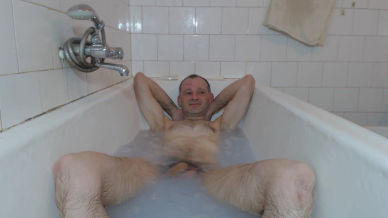 TIVADAR 73: Körperwäsche.