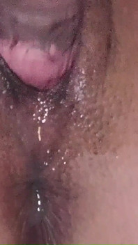 Dildo kullanan ateşli ve azgın orta yaşlı seksi kadın (250511a)