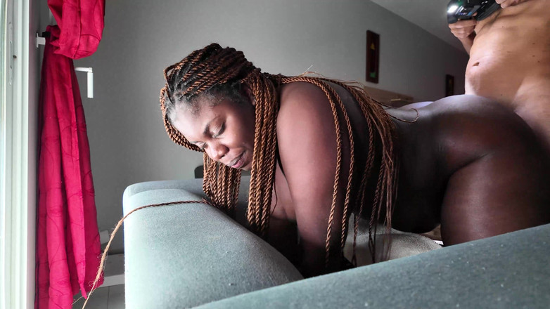 Bam-bulax: Tlustá černá kundička na pejska a creampie