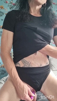 Saltando no consolo do pau grande até eu gozar e tremer com orgasmo gemido real