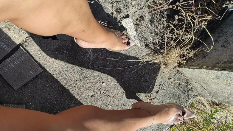 Joana Love: Masturbating at sun