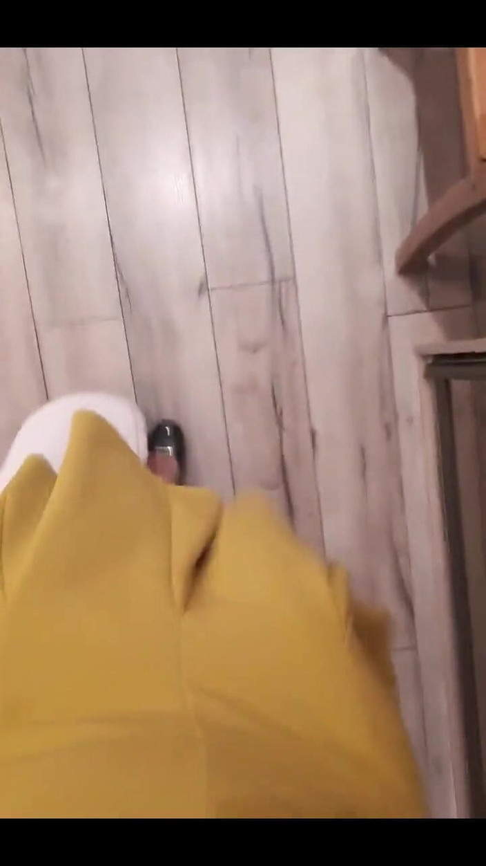 FrauleinP: Dnes jsem neměl šanci čůrat, tak mi vytéká imy měchýř