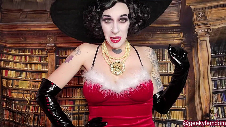 Geeky Femdom: Hadiah Percutian Lady Dimitrescu