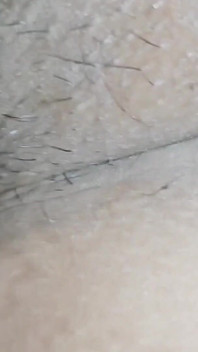 继父尝试与继女深度肛交