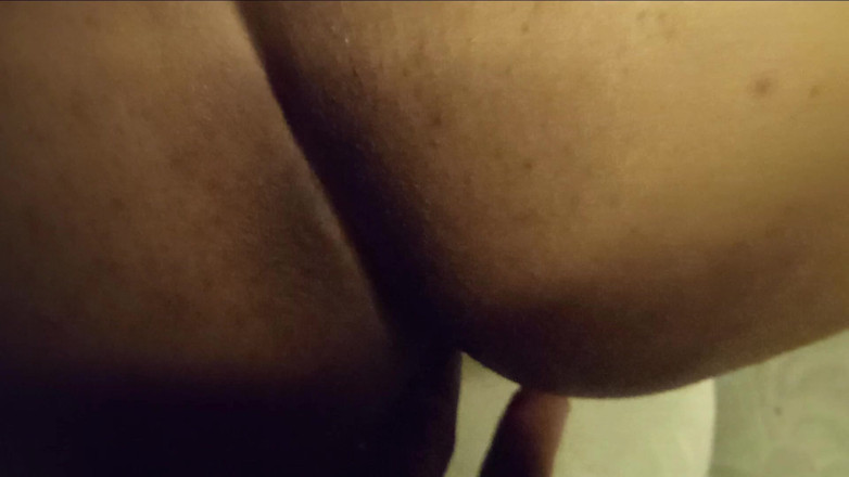 Lovely hairy pussy: 복종하는 안마사