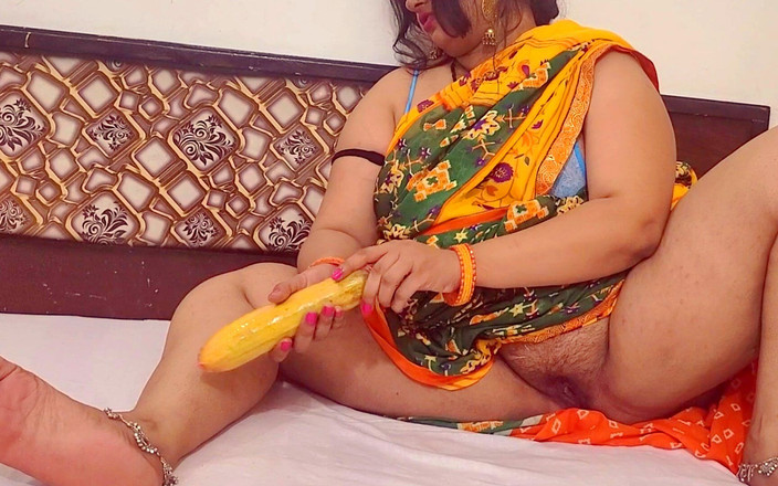 Naughty_Friends: Esposa India Insatisfecha Satisfecha Con Pepino Grande.