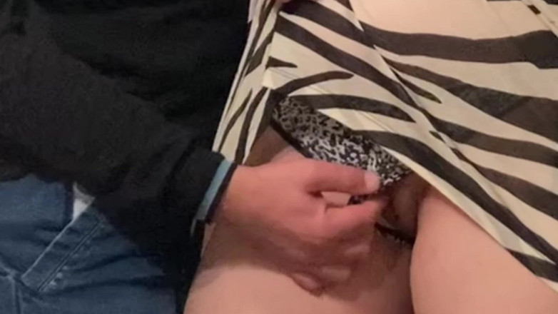 Niki studio: なんてこった!!年寄りの変態が私のアソコを弄る