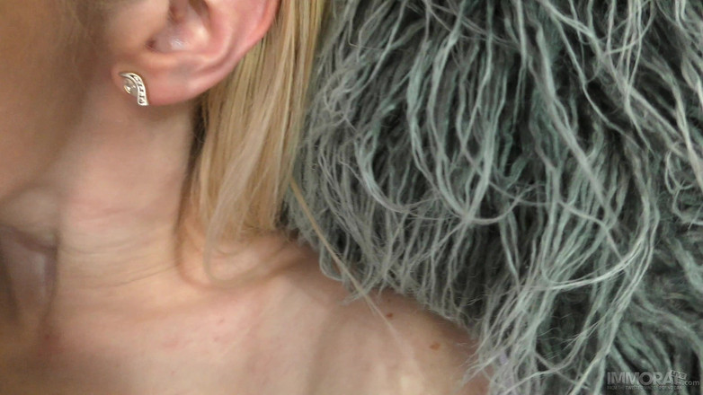 Immoral Live: 继母教她的继子情人节的真正意义！