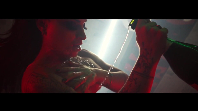 California TV: Bonus video: tanec - Monique Bertolini