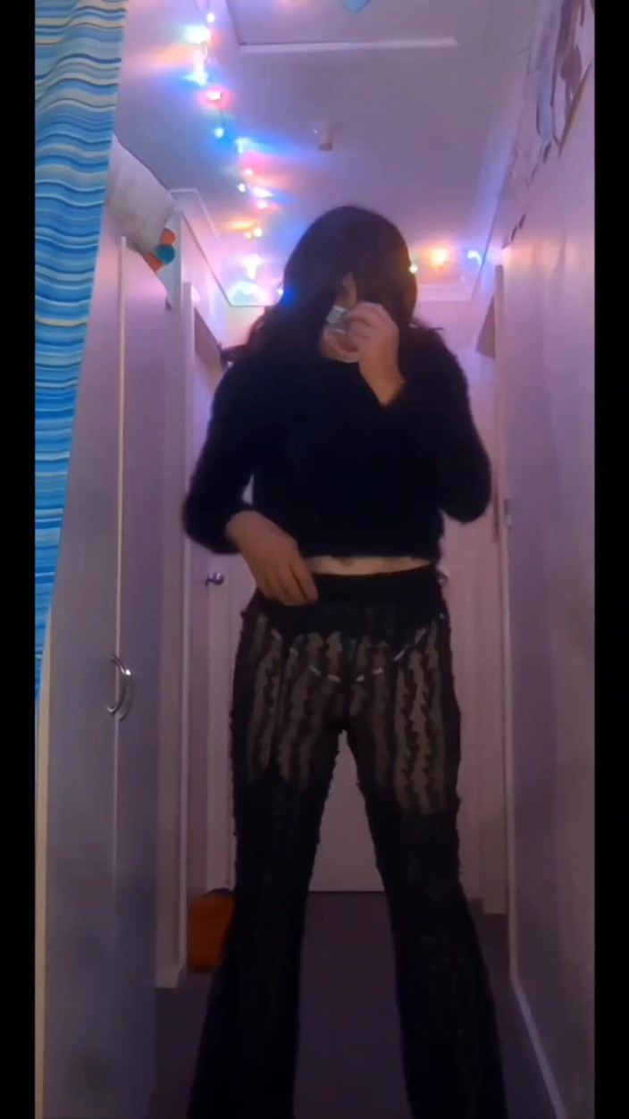 Lizzaali: Chiếc quần ren xuyên thấu tuyệt đẹp của tôi được quay từ...