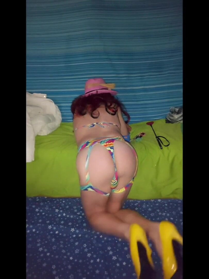 Lizzaali: Jsem sexy pro moje bikiny hehehe, přeju