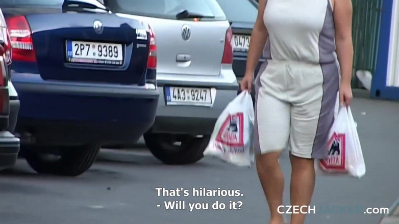 Czech Jacker: Czech Jacker 15: Bezczelna podróż do domu - jej strój odwrócił głowy