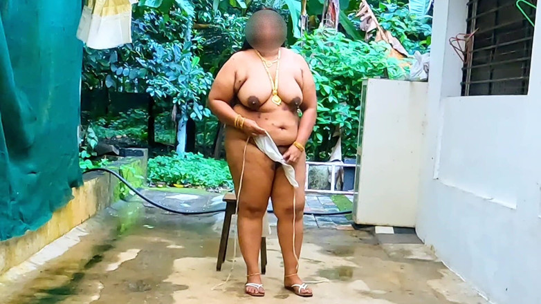 Anne Ipe: Unveiling in Sexy Body Outdoor, Mallu MILF in Traditional Loincloth...