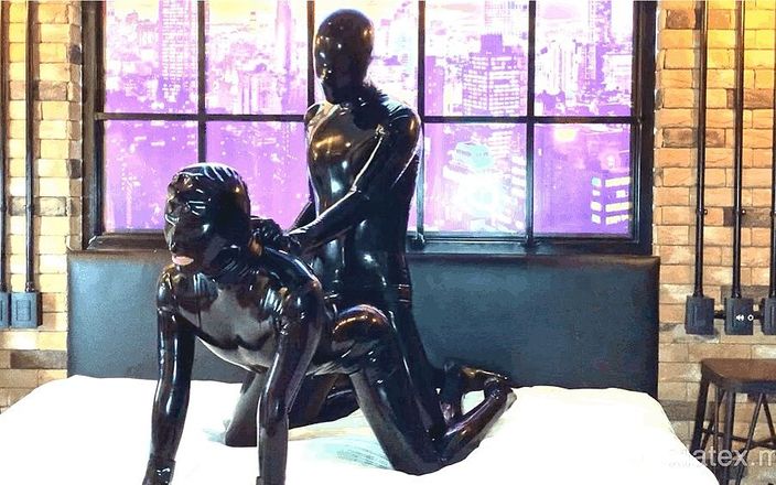 Alex Latex: 我的新橡皮娃娃完整视频 - Alex latex