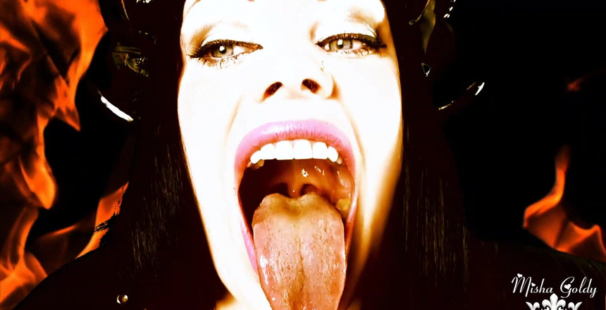 Goddess Misha Goldy: Biar iblis mencicipi tubuh kecilmu yang lemah!