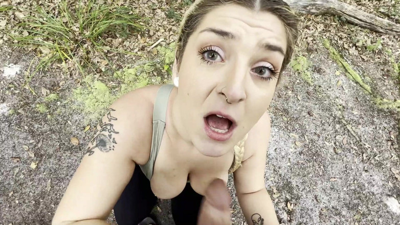 Island Boy Vids: Promenade dans les bois, pipe avec Monica Raye