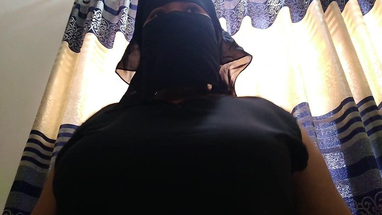 Aria Mia: Chefe fode árabe muçulmana peituda e bunda enorme