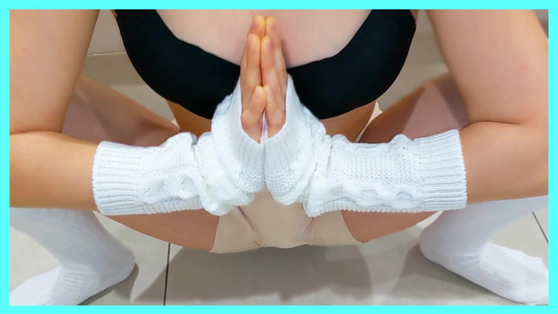 Yakira Amateur: Japanese gets creampie while doing yoga with coach