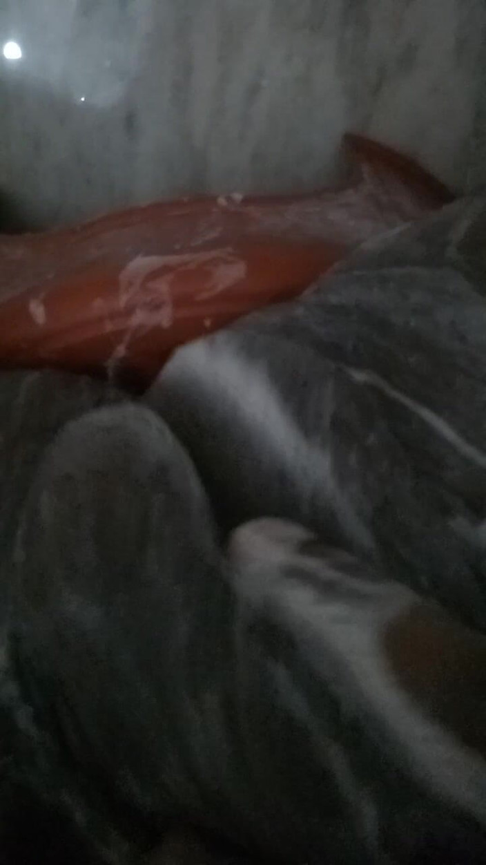 SimranHart: Zakar besar melancap di bilik air