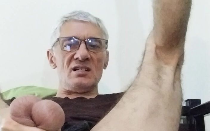 Big uncut hard cock: Tatlı göt deliği pinky ile yakışıklı adam daha fazla