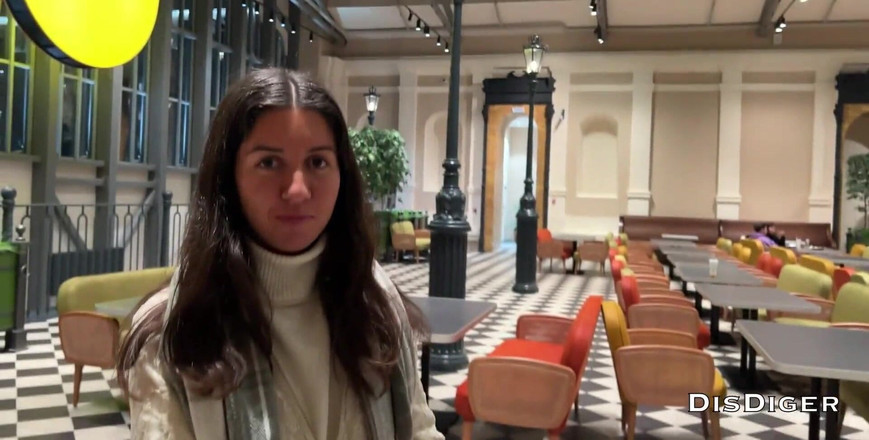 Dis Diger: Skutečný porno casting na veřejné toaletě v nákupním centru