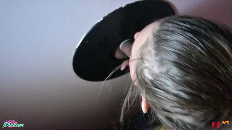 PNW Porn: Evli kadın glory hole derlemelerinde