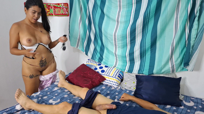 Lady: सुंदर सौतेली बेटी अपने विकृत बूढ़े सौतेले पापा को सबसे अच्छी लंड चुसाई देती है