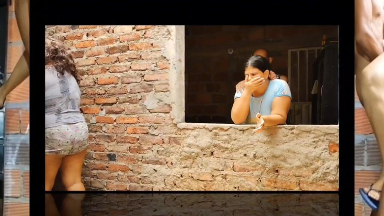 Adribella69: Il patrigno pervertito scopa il culo della figliastra mentre sua...