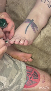 Freja Gets Her Toe Nails Painted