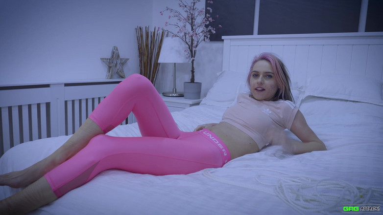 Gag Attack: Chloe Toy - रात तक बाउंटी हंटर