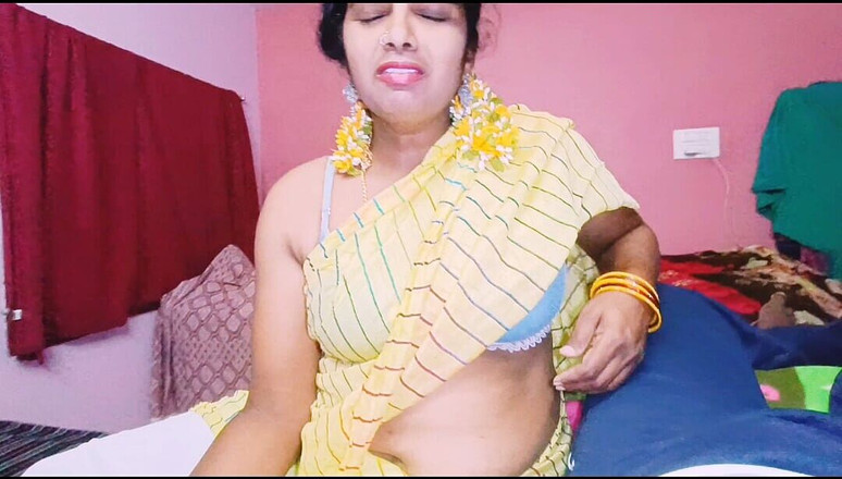 Honey lips: Desi Bhabi požádala švagra o pomoc. Hardcore crezy šukání. Telugské sprosté řeči.