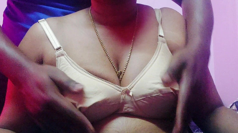 Desi Mohini: Mohini Bhabhi com namorado pego sexo em quarto de hotel