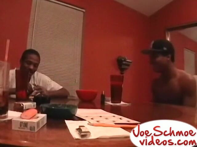 Joe Schmoe: Відсмоктування чорних хлопців!