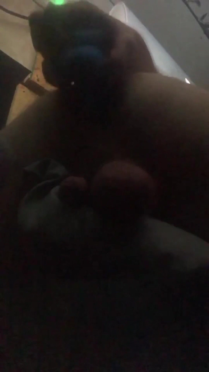 Nordic roots anal solo: Anale e palle da vicino