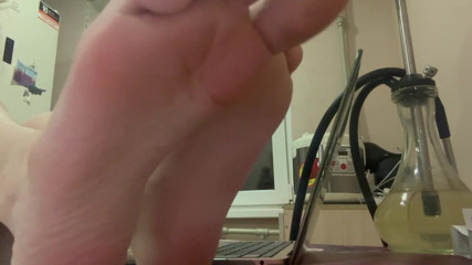 Skinny_lady69: CEI and close up worship my feet