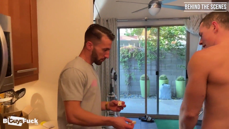 Bi Guys Fuck: Bts prima della scopata e dopo la scopata